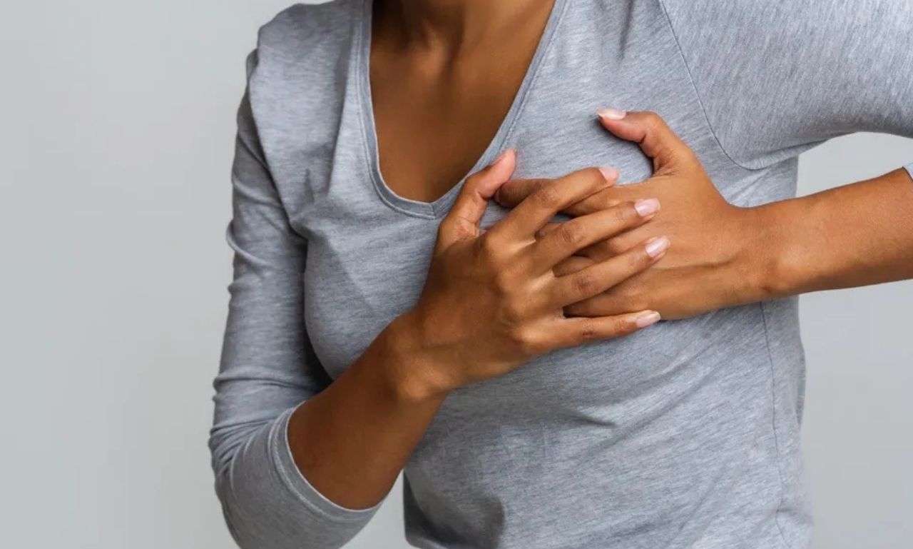 4 Things That Pain in Your Left Boob Might Mean